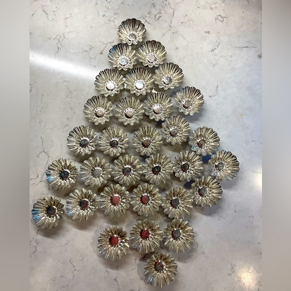 31 Small Cookie and Tart Forms